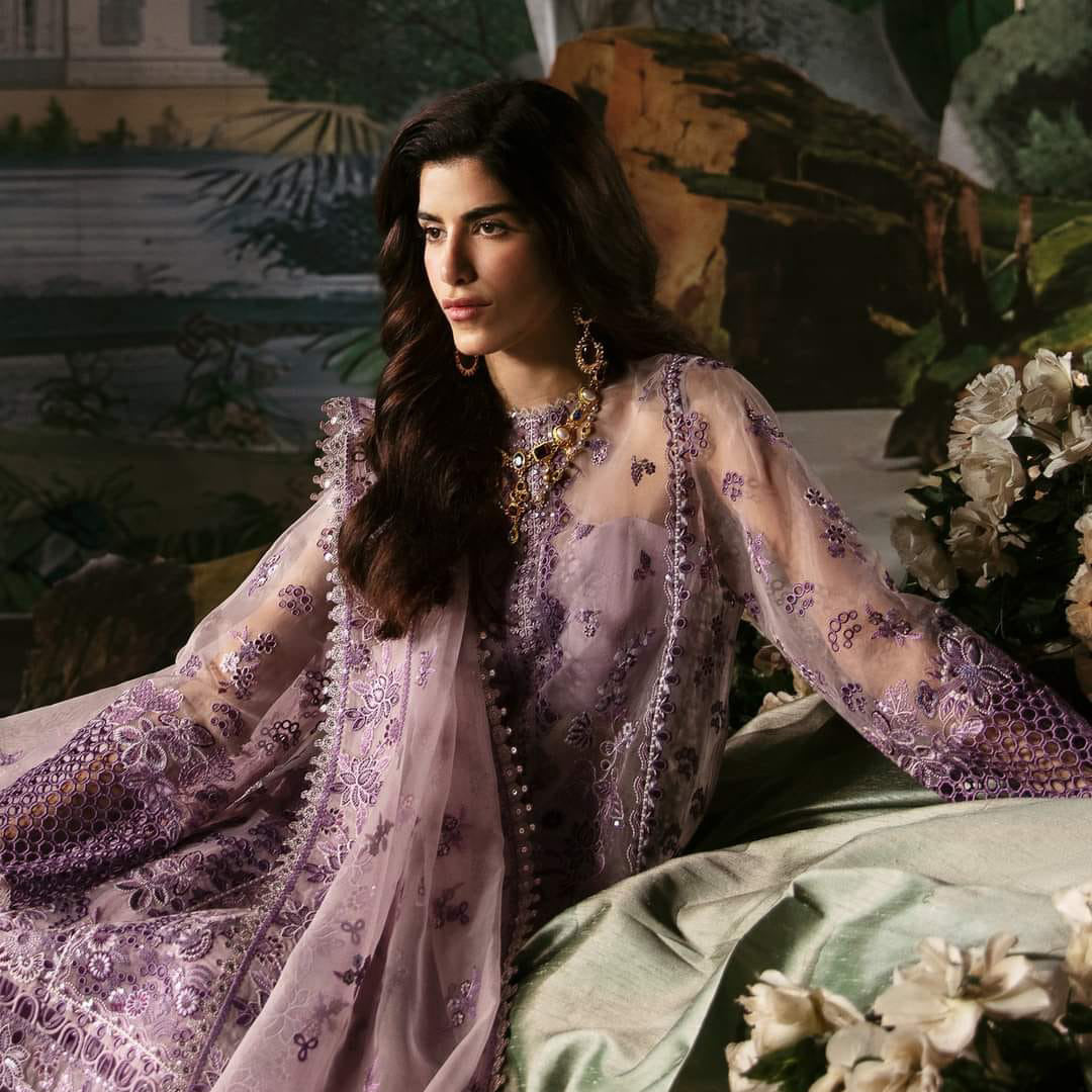 Where to Shop Authentic Pakistani Women's Clothes in the UK?