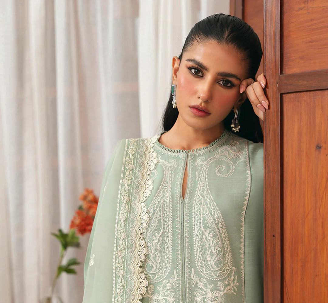 Unveiling the Best Stitched Pakistani Suits in 2025