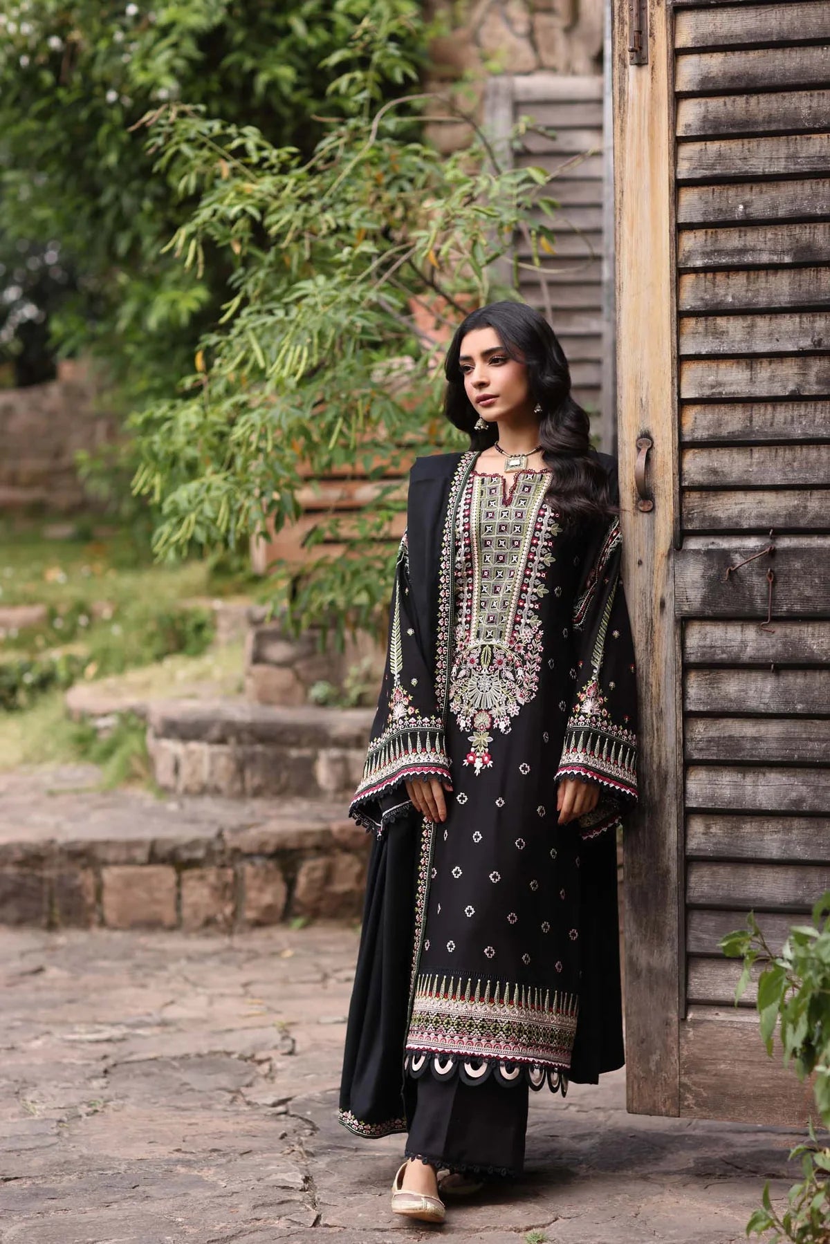 Noor by Saadia Asad -  Suzaankari Winter 24 -3PC - D5