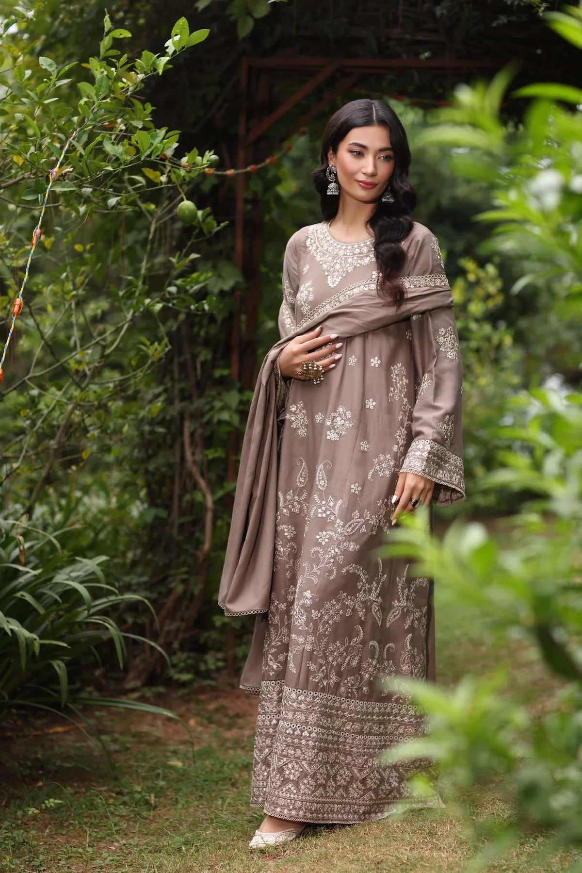 Noor by Saadia Asad - Suzaankari Winter 24 -3PC -D2