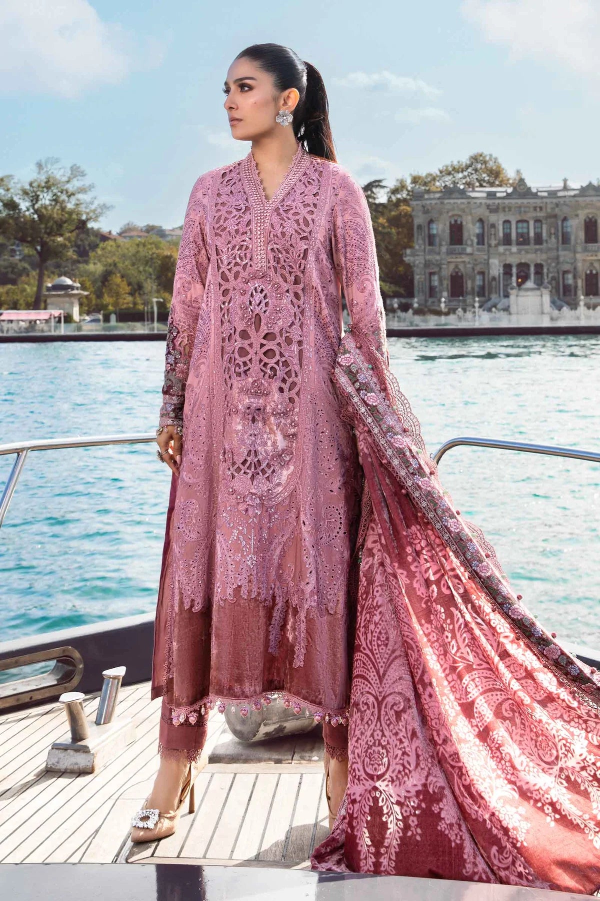 Maria.B. -Ash Pink DL - Embroidered Velvet