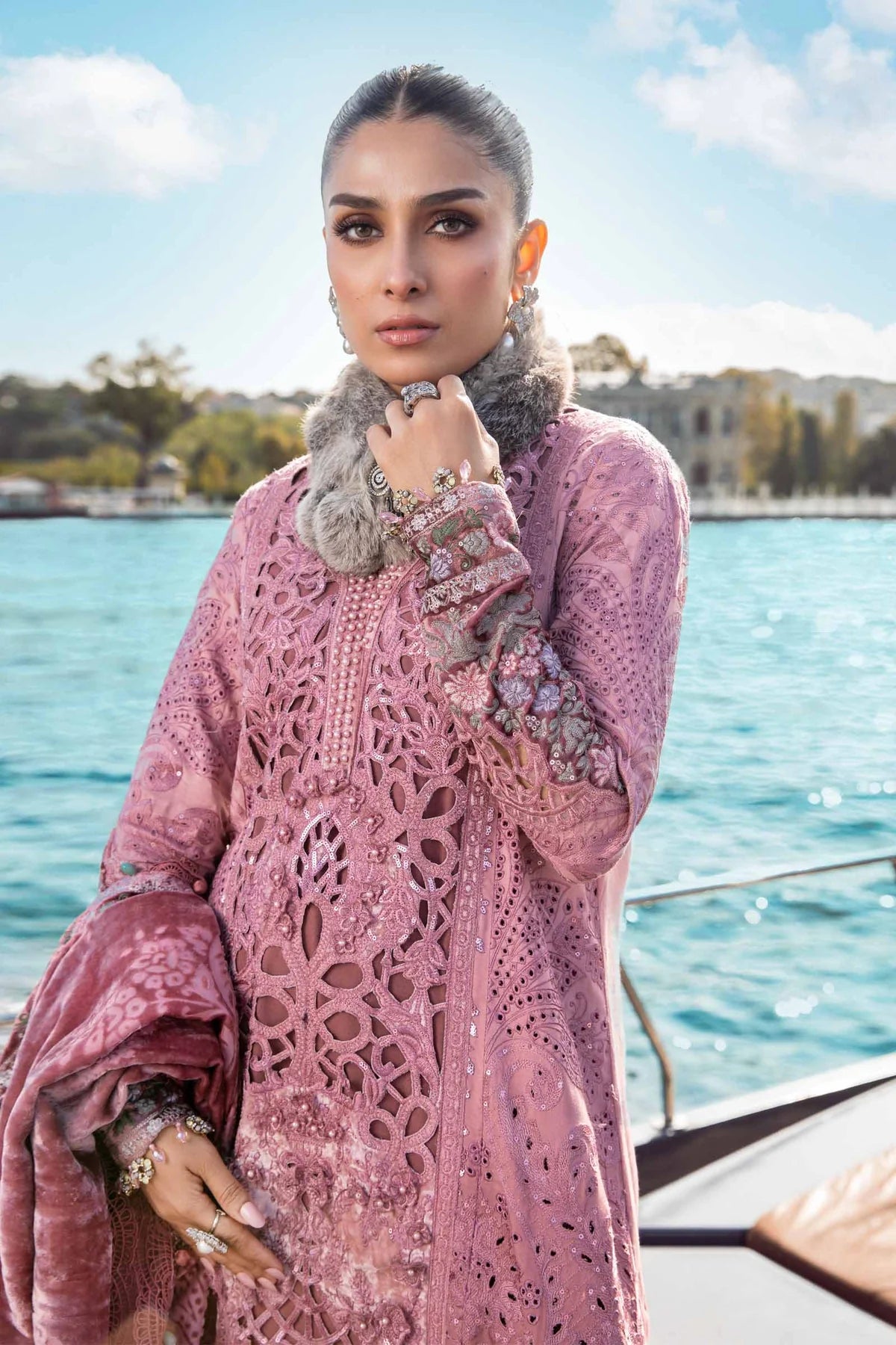 Maria.B. -Ash Pink DL - Embroidered Velvet