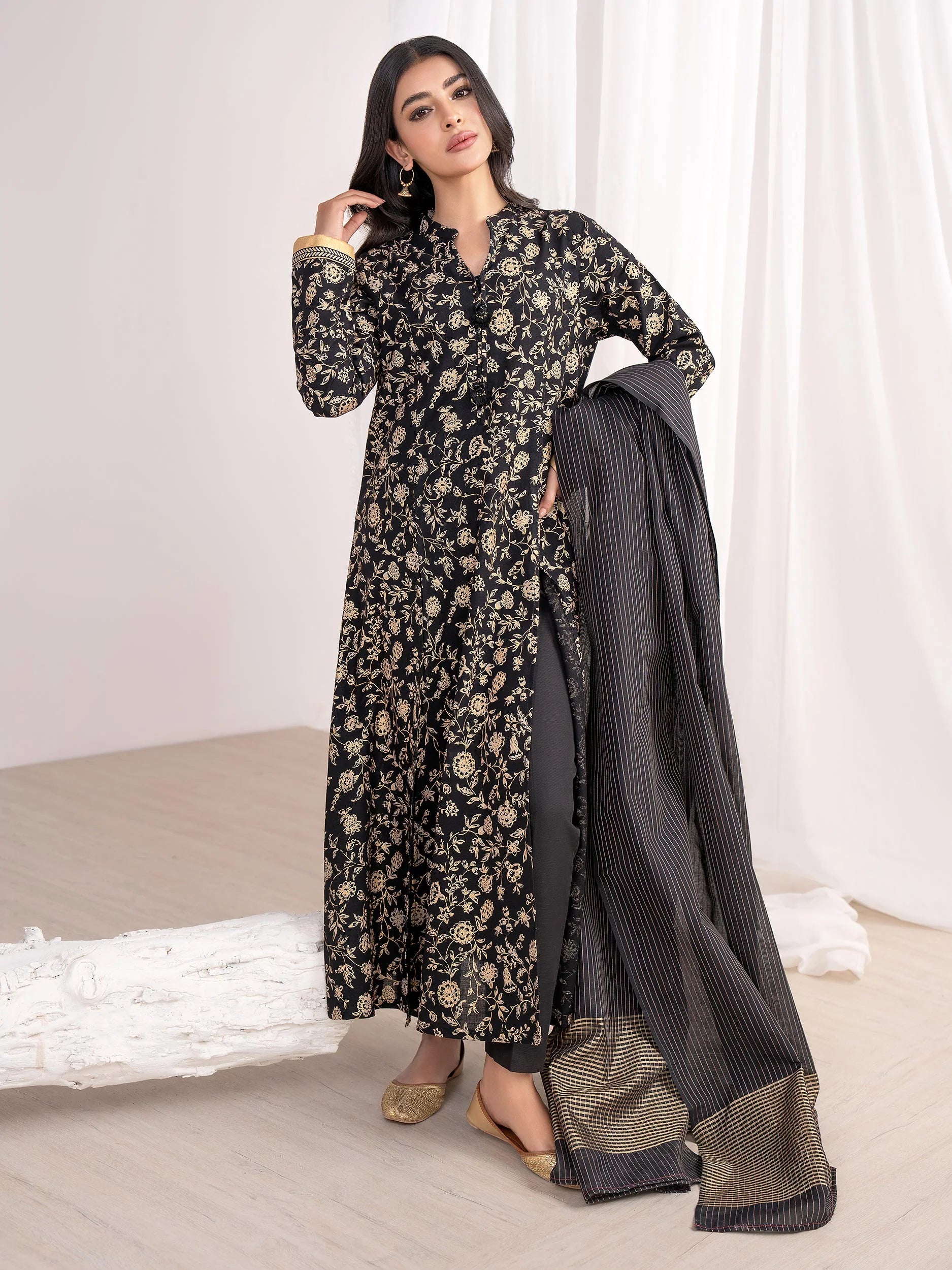 LimeLight -3 Piece Khaddar Suit - Printed