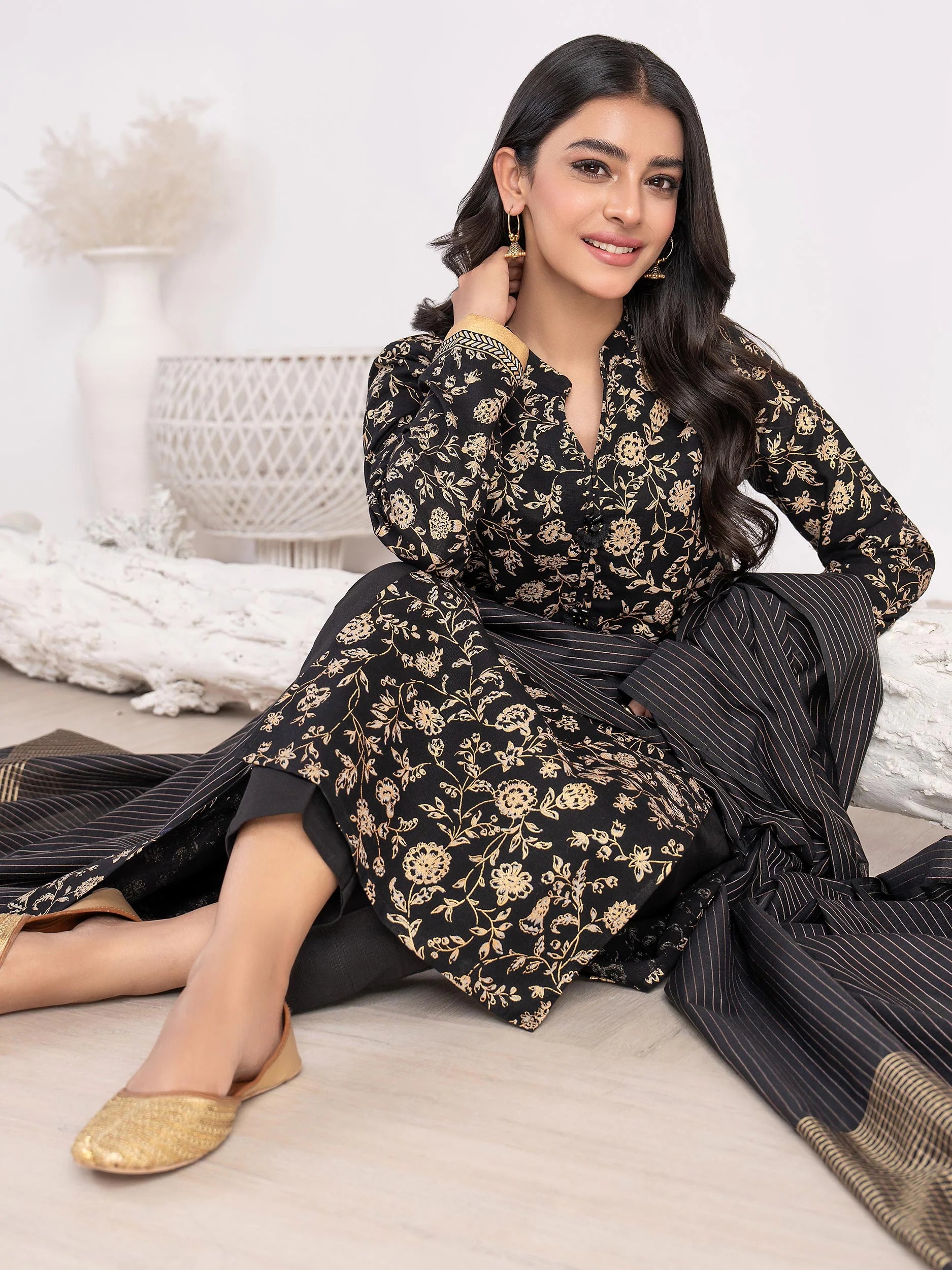 LimeLight -3 Piece Khaddar Suit - Printed