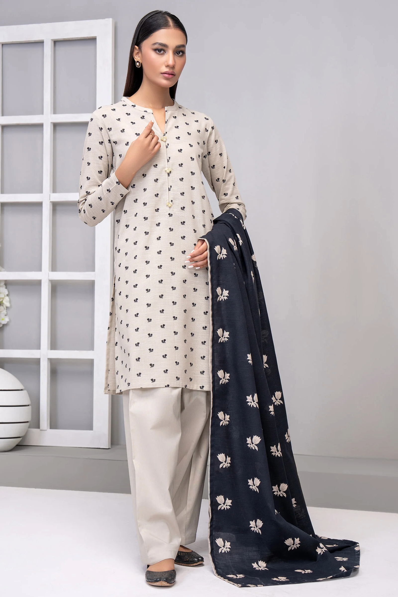 LimeLight - Winter - 3Pc Printed Khaddar  - U3257