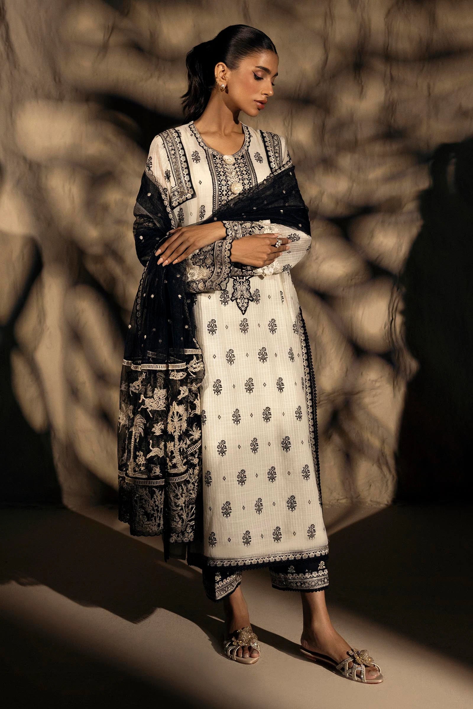 Sana Safinaz - Monochrome Collection - 4 Pc -SS24TSGE210