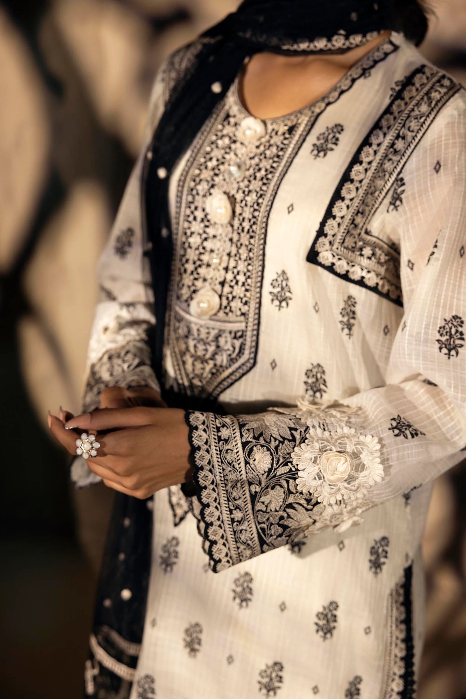 Sana Safinaz - Monochrome Collection - 4 Pc -SS24TSGE210
