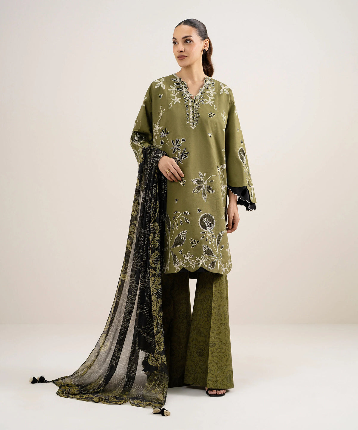 Sapphire | Intermix 26 | 3 Piece - Embroidered Lawn Suit 26V712
