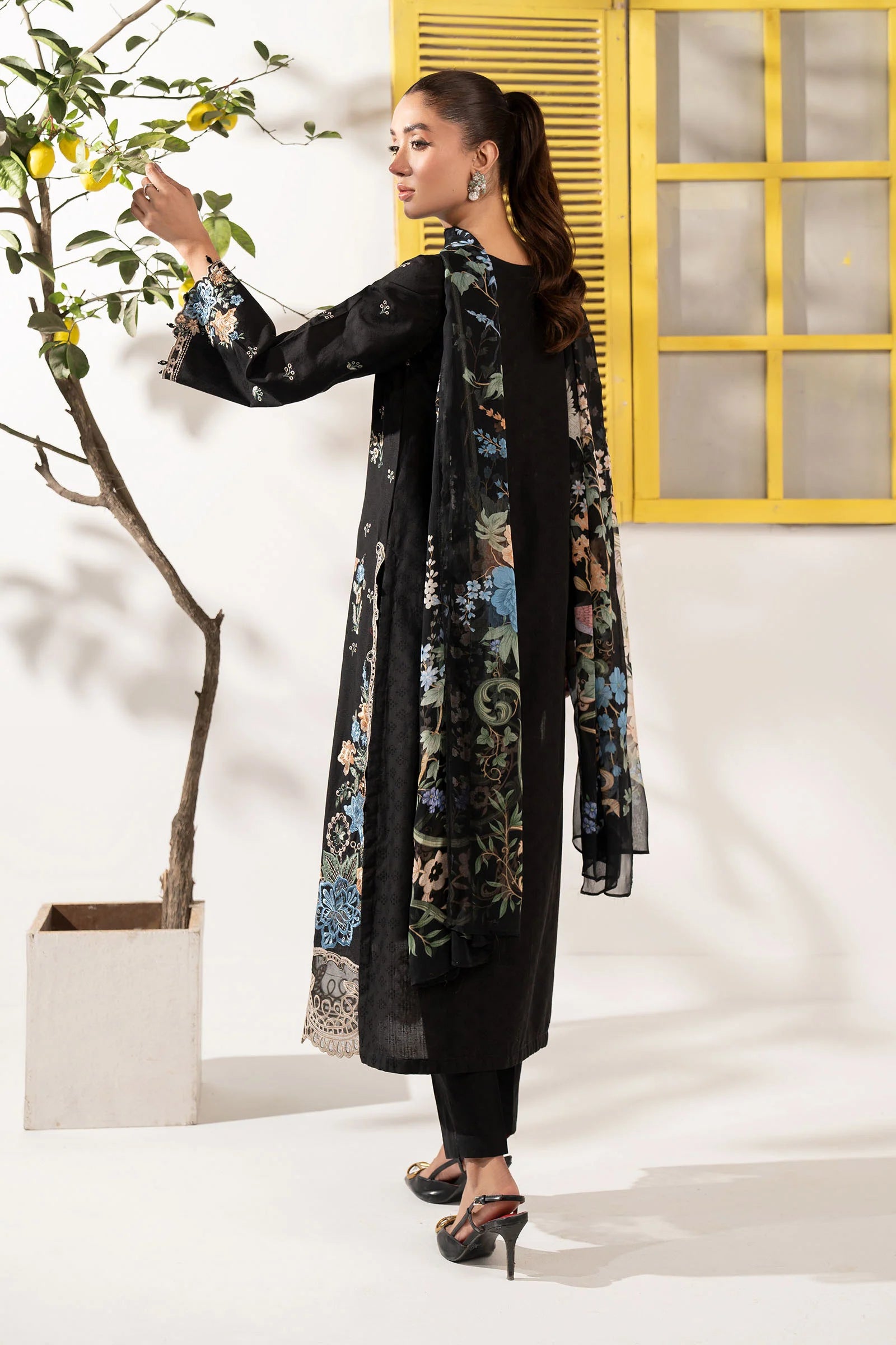 Maria.B | 3 Piece Embroidered Dobby Lawn Suit