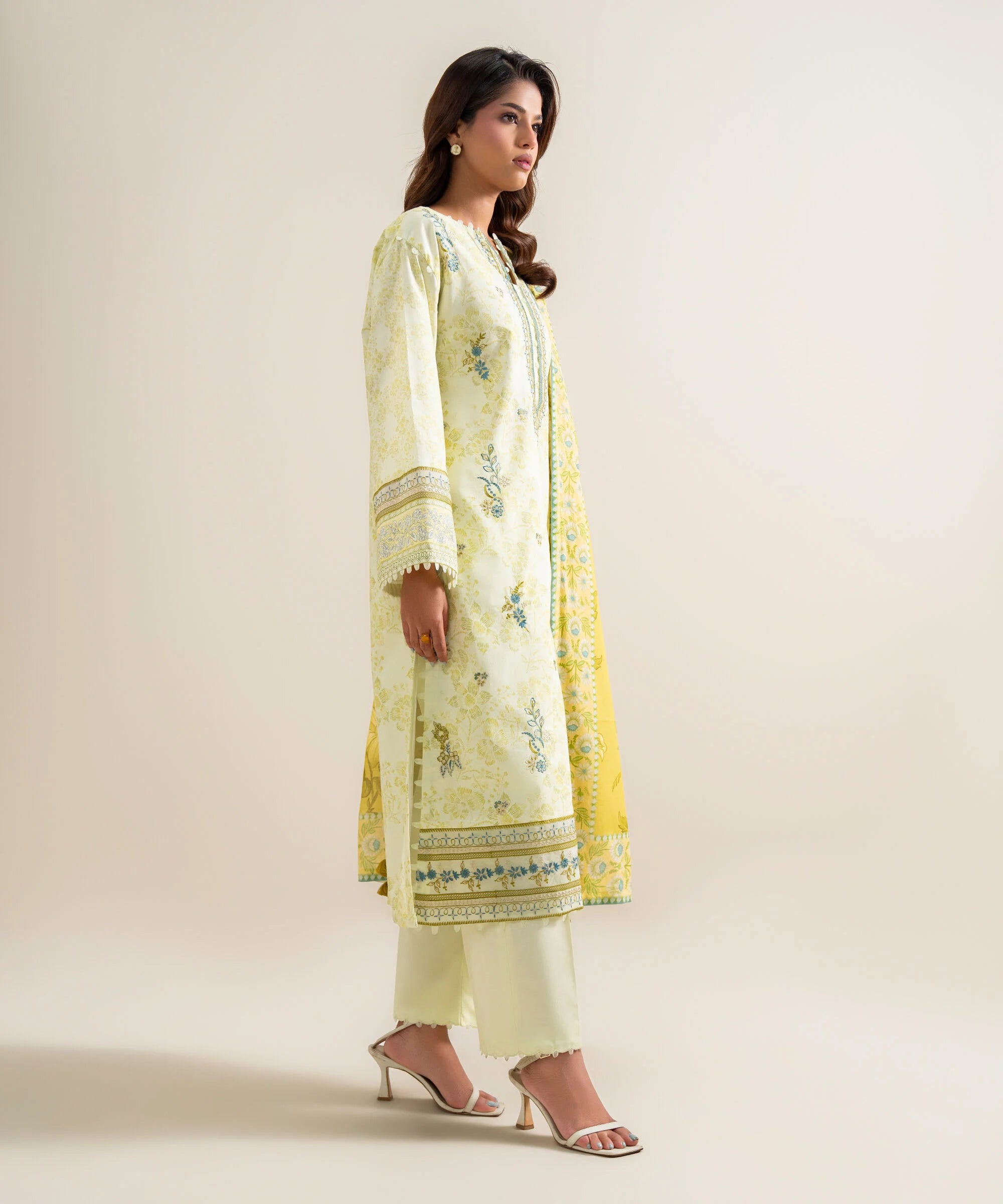 Sapphire | 3 Piece - Embroidered Lawn Suit 26V7124B