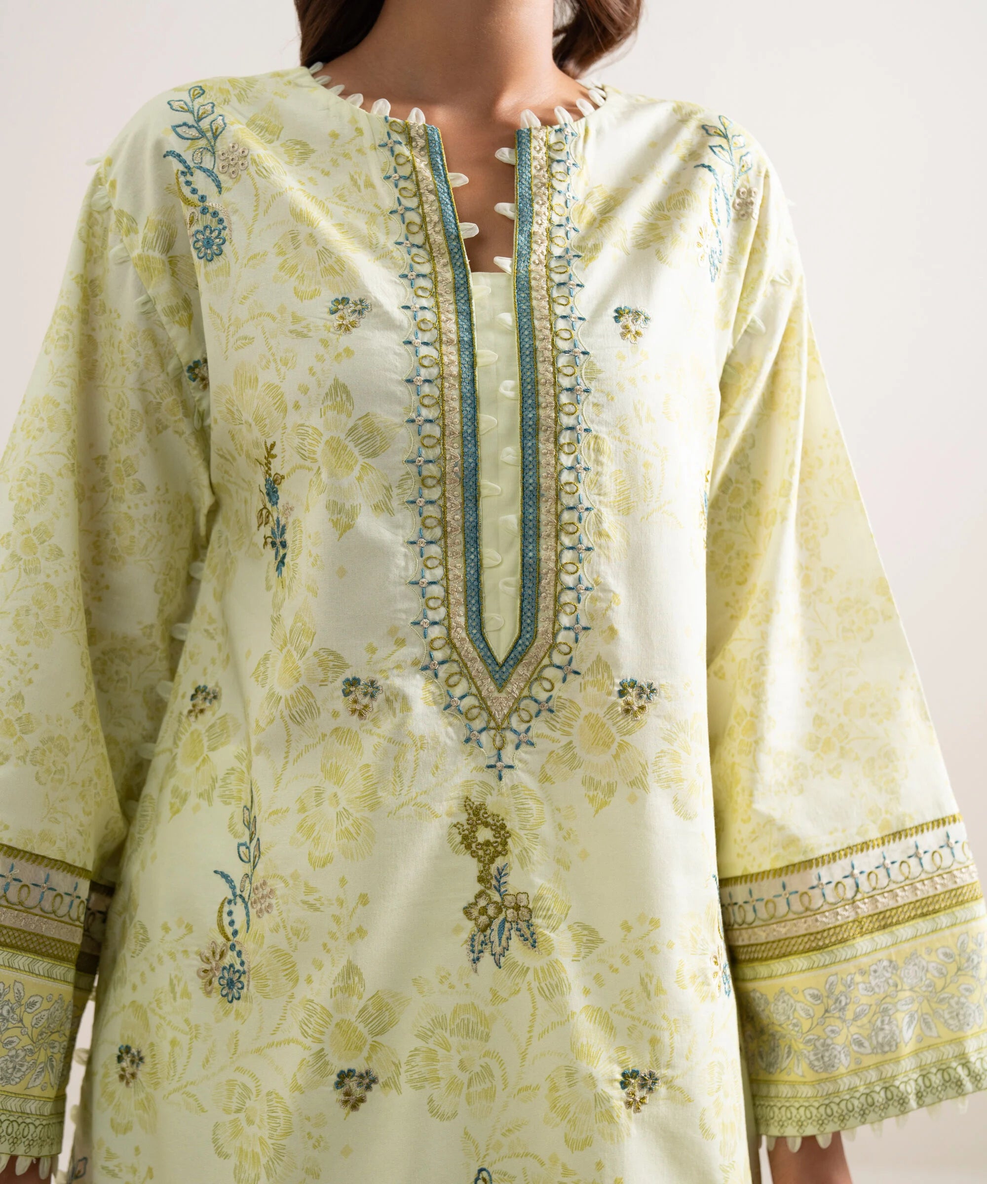 Sapphire | 3 Piece - Embroidered Lawn Suit 26V7124B