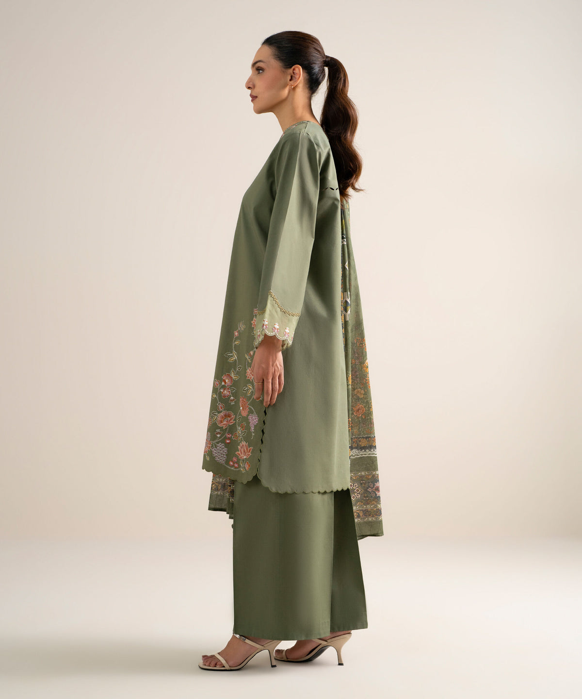 Sapphire | Intermix 26 | 3 Piece Embroidered Lawn Suit 26V16